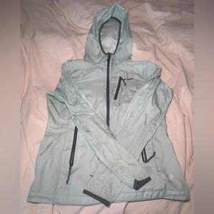 Columbia Women's Light Blue Hooded lightweight windbreaker